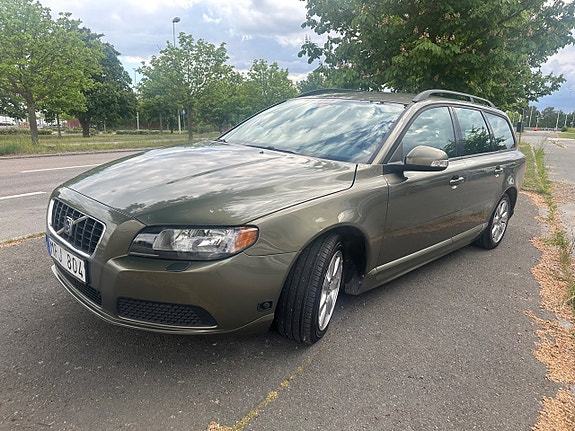 Volvo V70 4 of 5
