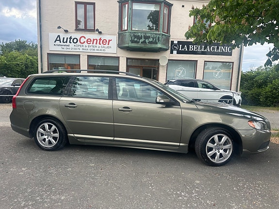 Volvo V70 2 of 5