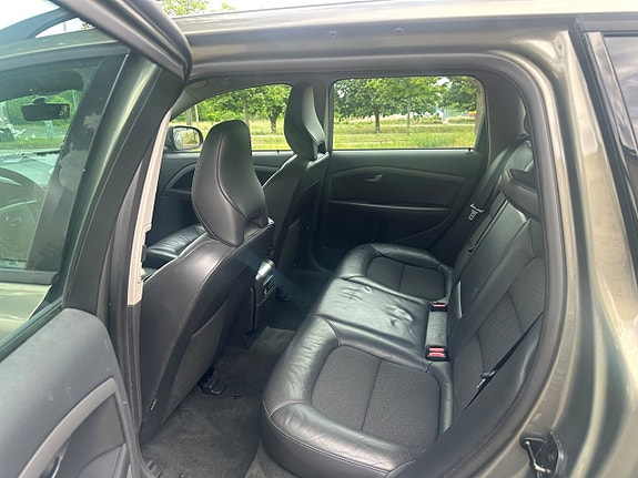 Volvo V70 7 of 7