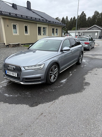 Audi A6 allroad 2 of 5