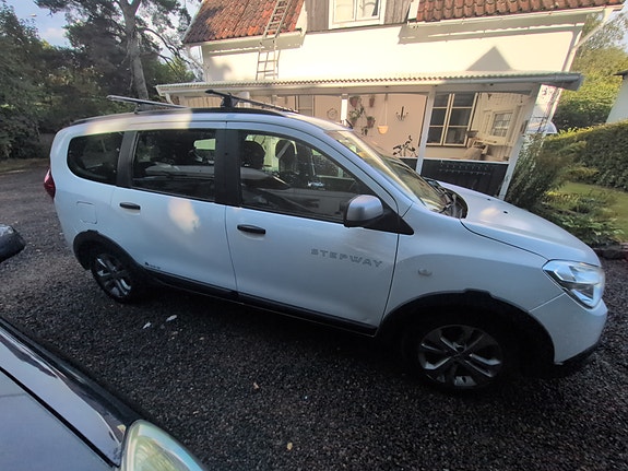 Dacia Lodgy Stepway 3 of 9