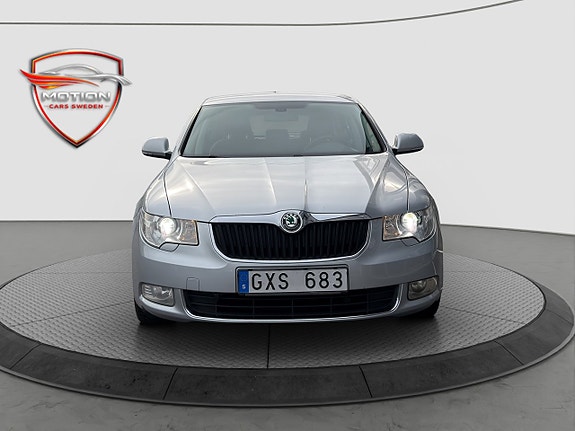 Skoda Superb 2 of 5