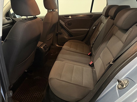 Volkswagen Golf VI 19 of 24