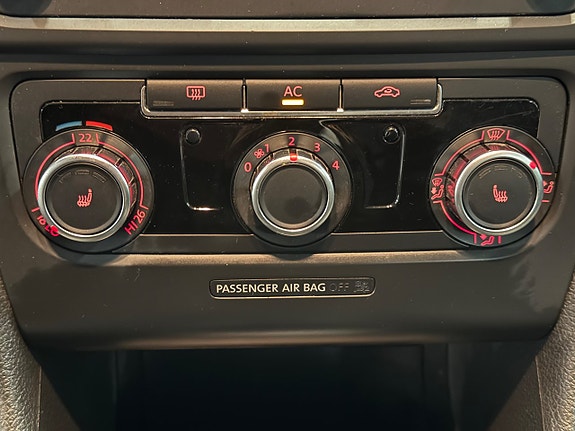 Volkswagen Golf VI 18 of 24