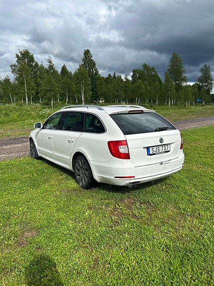 Skoda Superb 4 of 5