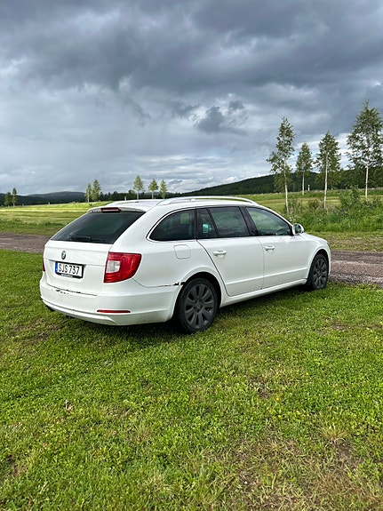 Skoda Superb 5 of 5