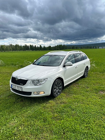 Skoda Superb 3 of 5