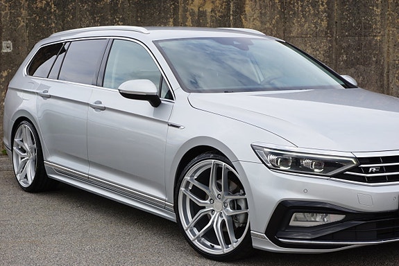 Volkswagen Passat 2 of 28