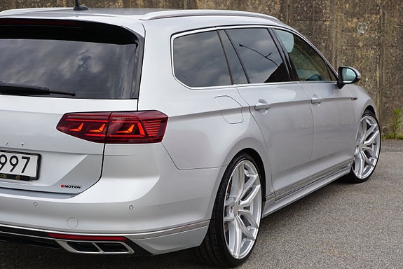 Volkswagen Passat 14 of 28
