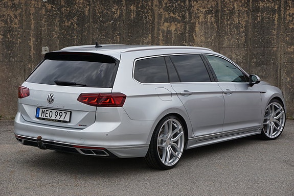 Volkswagen Passat 13 of 28
