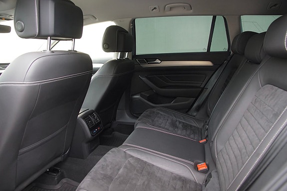 Volkswagen Passat 16 of 28