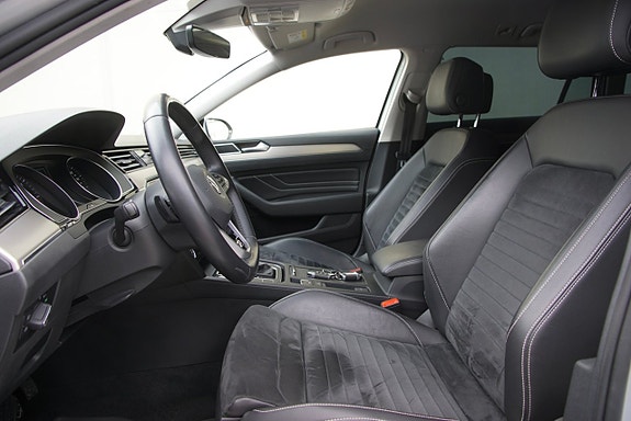 Volkswagen Passat 19 of 28