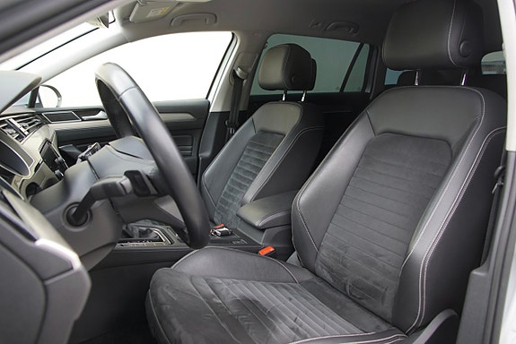 Volkswagen Passat 18 of 28