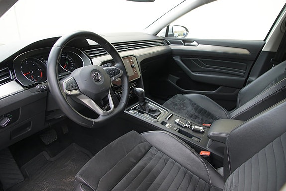 Volkswagen Passat 20 of 28