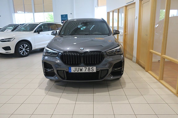 BMW X1 3 of 5