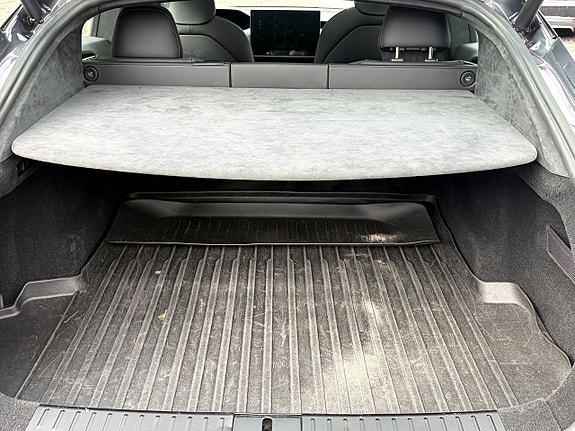 Tesla Model S 19 of 19
