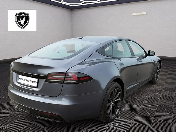 Tesla Model S 5 of 5