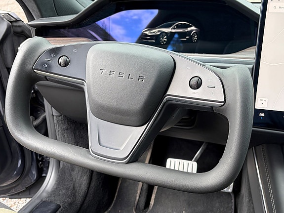 Tesla Model S 9 of 19