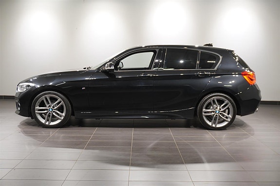 BMW 118d 3 of 5