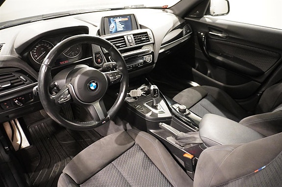 BMW 118d 2 of 5