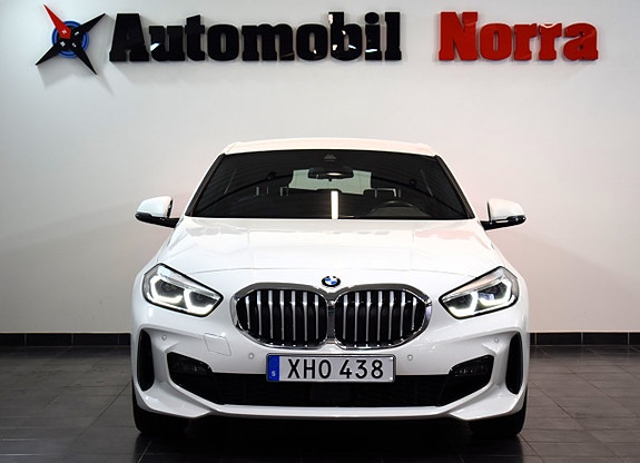 BMW 118i 4 of 5