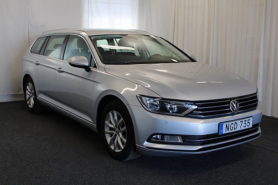 Volkswagen Passat 2 of 5