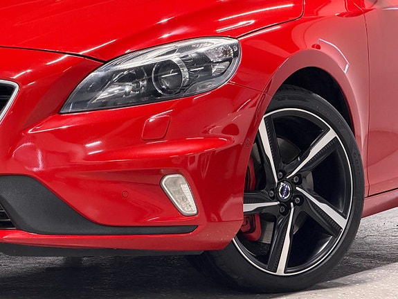 Volvo V40 8 of 27