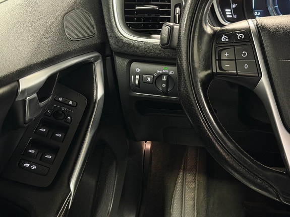 Volvo V40 17 of 27