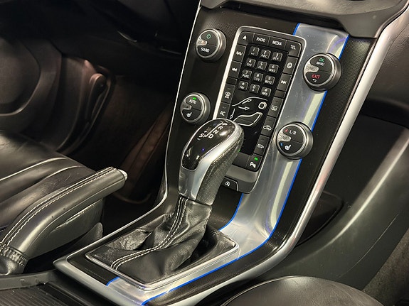 Volvo V40 18 of 27