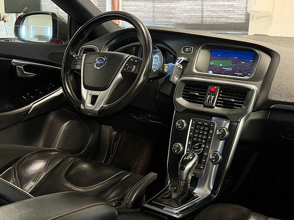 Volvo V40 15 of 27