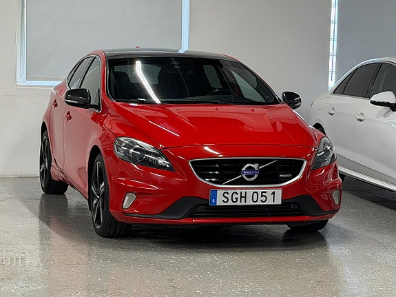 Volvo V40 3 of 27