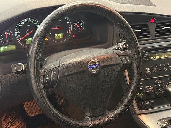 Volvo XC70 11 of 24