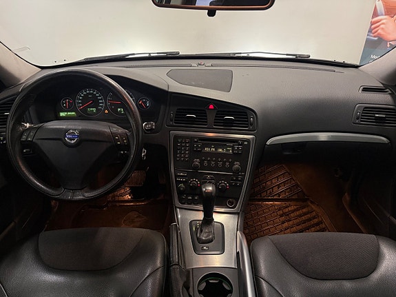 Volvo XC70 14 of 24