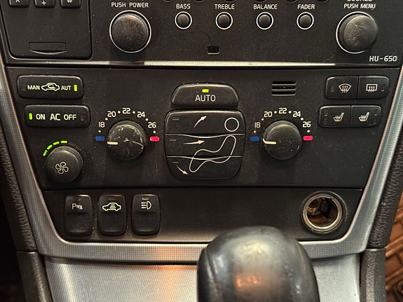 Volvo XC70 18 of 24