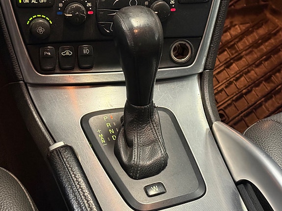 Volvo XC70 12 of 24