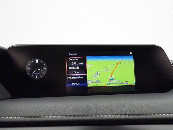 Lexus UX250h 18 of 30