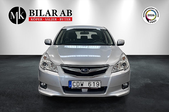 Subaru Legacy 2 of 5