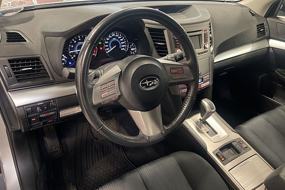 Subaru Legacy 8 of 15