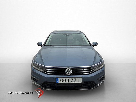 Volkswagen Passat 2 of 5