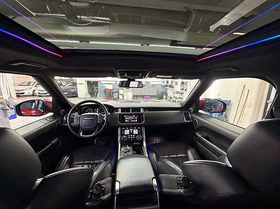 Land Rover Range Rover Sport 16 of 27