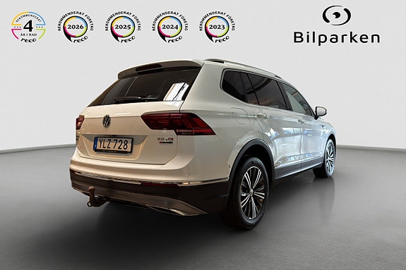 Volkswagen Tiguan Allspace 4 of 5
