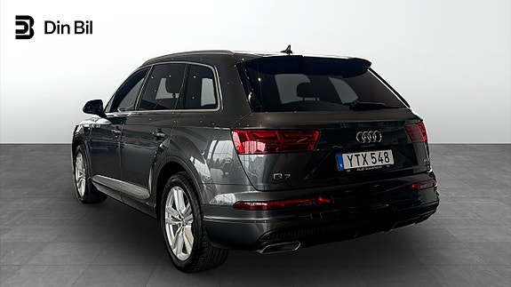 Audi Q7 3 of 5