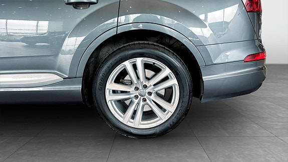 Audi Q7 6 of 21