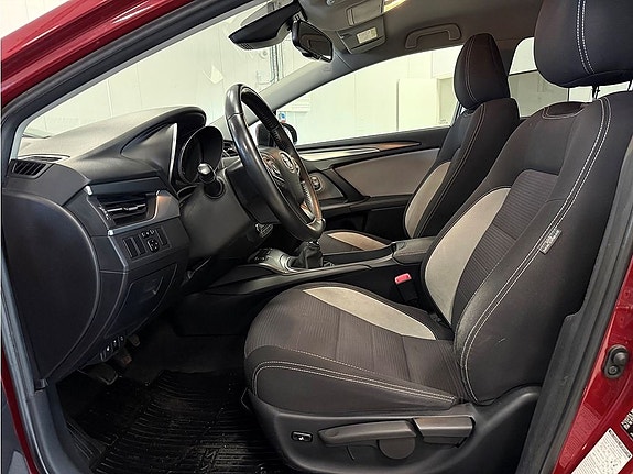 Toyota Avensis 5 of 5