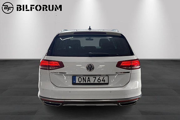 Volkswagen Passat Alltrack 5 of 5
