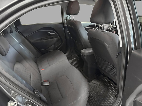 Kia Rio 11 of 15