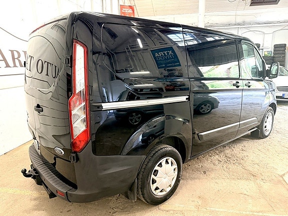 Ford Transit Custom 4 of 5