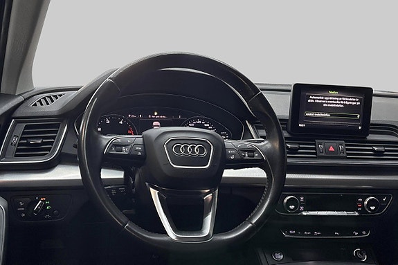 Audi Q5 9 of 18