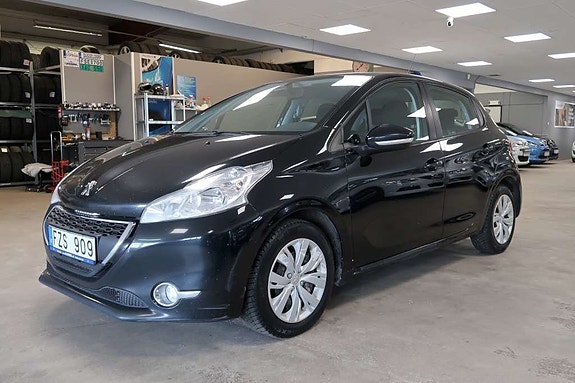 Peugeot 208 3 of 5