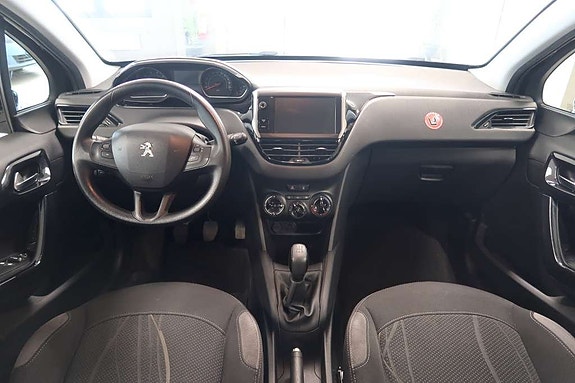Peugeot 208 10 of 14